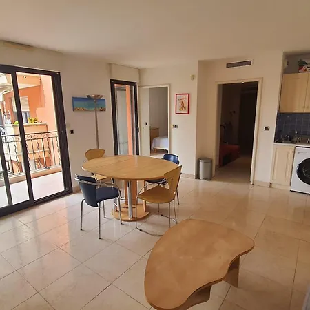 Apartment 2 Near The Old Port - Saint-raphael *